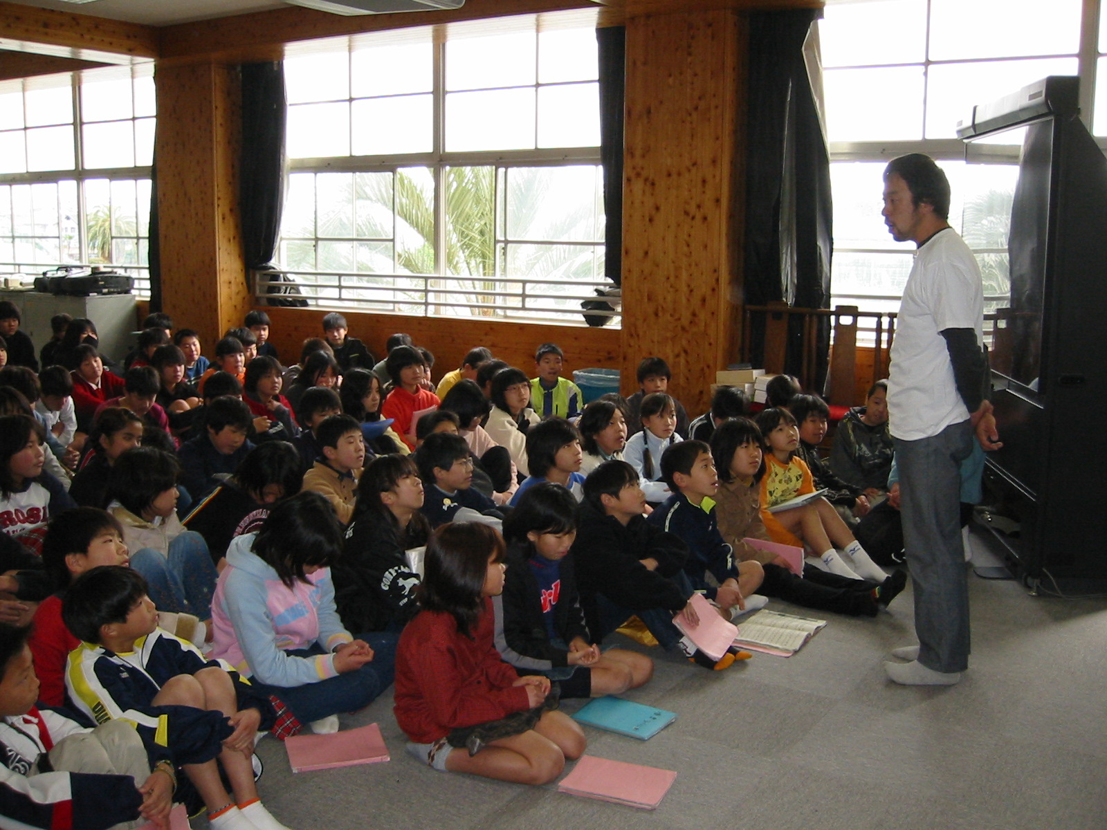 2002年度静岡市立中島小学校卒業記念　総合学習「夢みる形」第６回